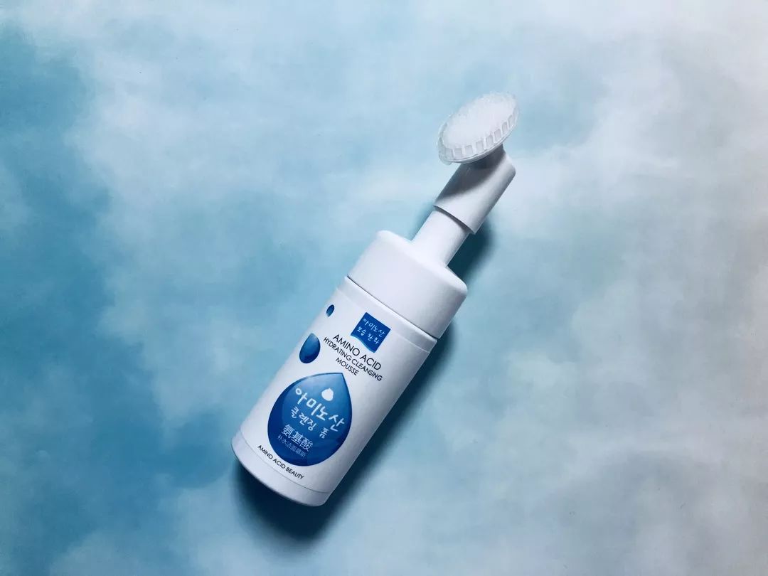 还在用洗面奶洗脸卸妆就out了！用它轻轻一刷，几秒就能深层清洁每个毛孔，感觉黑头都蹦出来了！