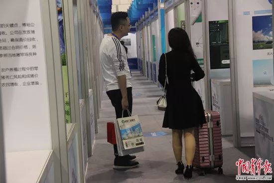 一群年轻人创业,年轻人创业如何快速获得第一桶金