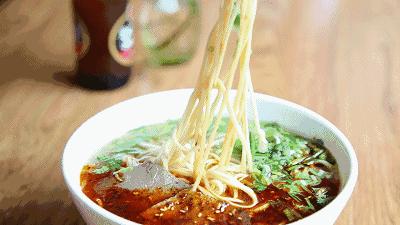 这碗面火了30年,这碗面居然上热搜了
