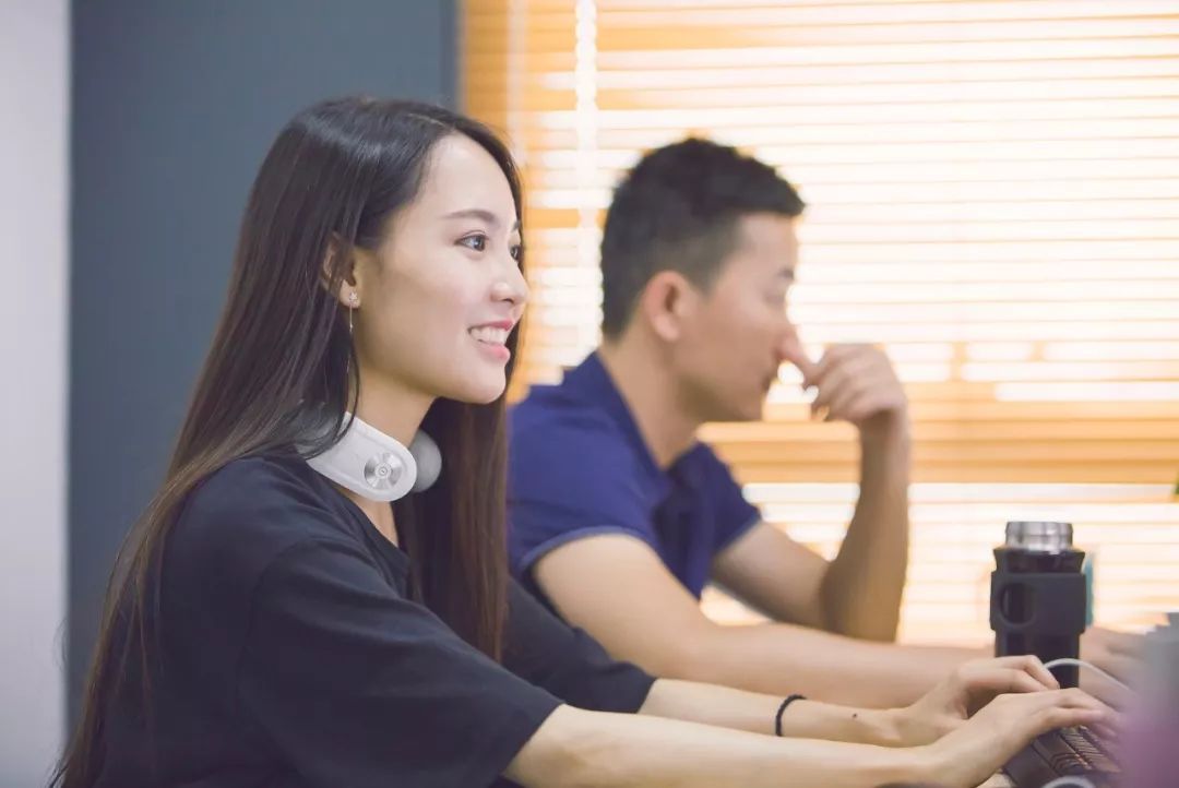 颈椎按摩仪推荐网红,明星同款肩颈按摩仪