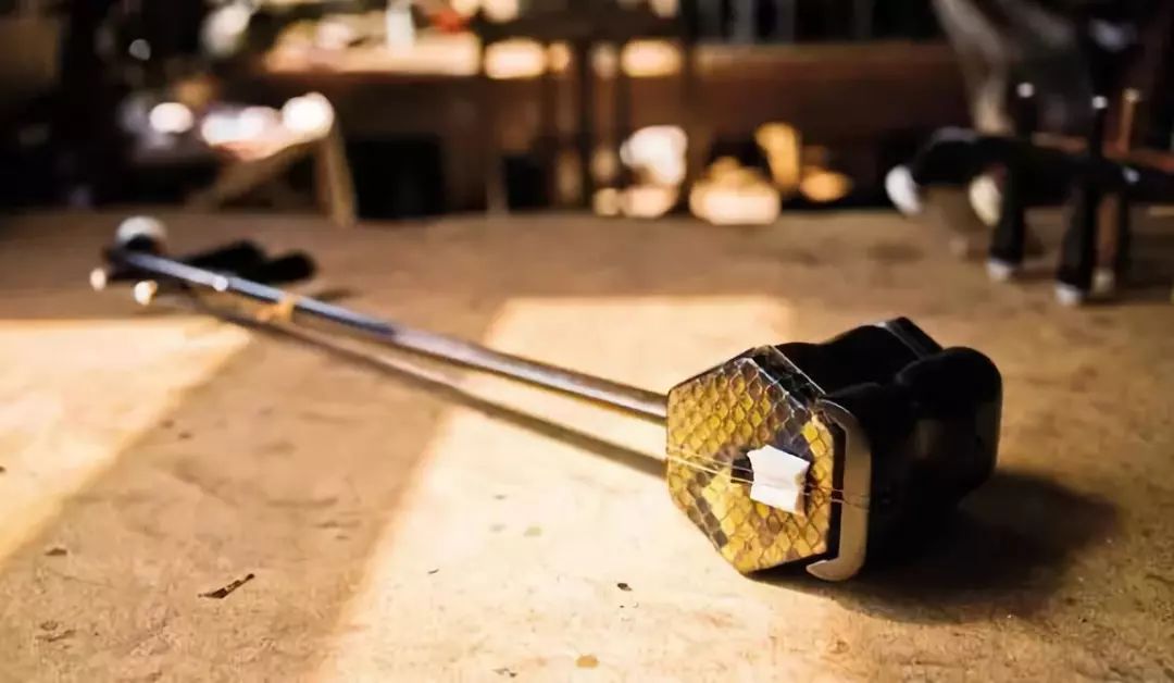 二胡十大催人泪下的纯二胡音乐,经典二胡音乐欣赏