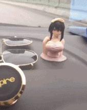 正经GIF囧图:女人不要和男人比骚,地铁上的泳装让人把持不住