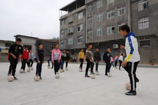 滨江这所学校的老师们，到建始“认亲结对”｜CBA门票中奖名单公布