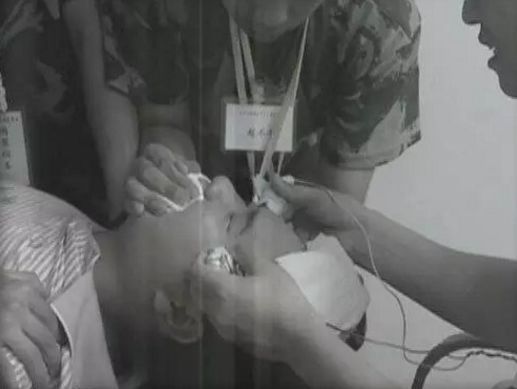 杨永信戒网瘾学,电击治疗网瘾学校杨永信