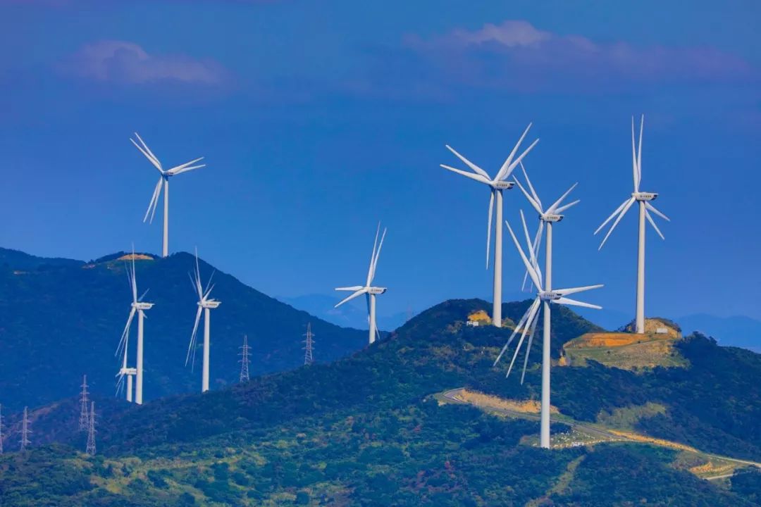 爱爬山的人都爬什么山,爱爬山的山里人完整版