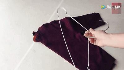 衣服皱巴巴的又没熨斗怎么办,衣服皱巴巴的出新招