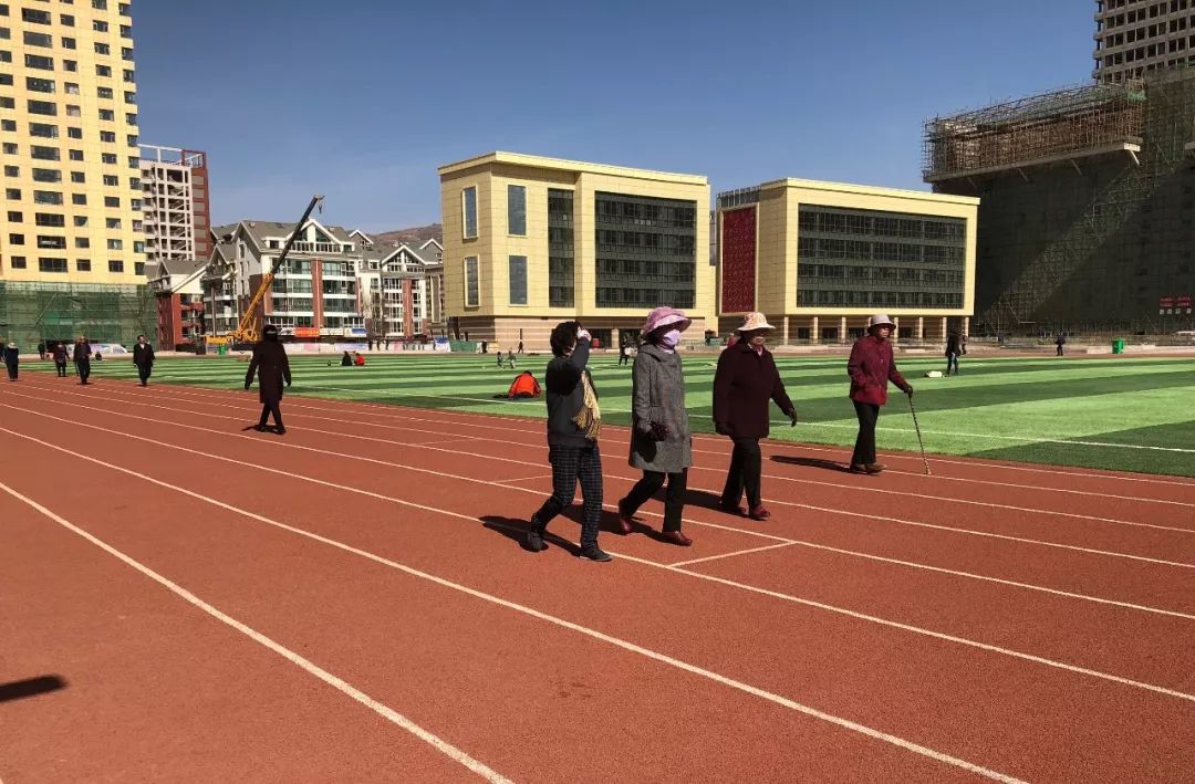 青海体育创新现状,西宁改革开放40年来的变化图片