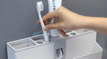 洗漱台不够大乱糟糟的,洗漱台乱七八糟