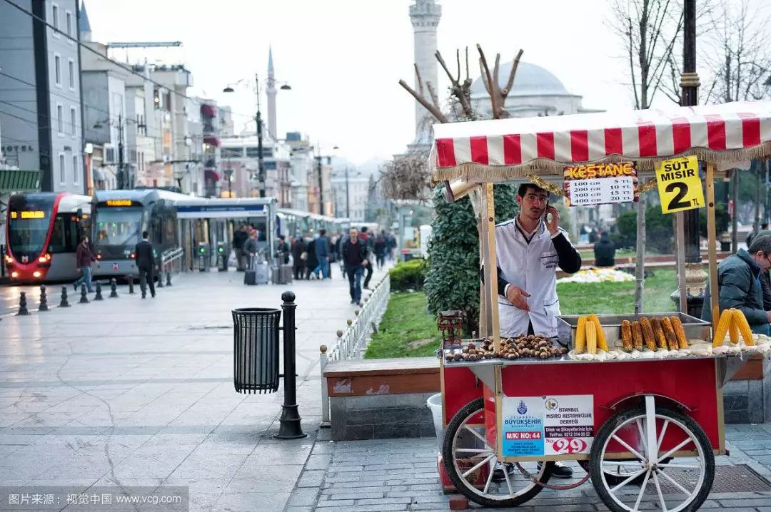 路边店小商小贩归哪里管,路边的小摊小贩哪个部门管理