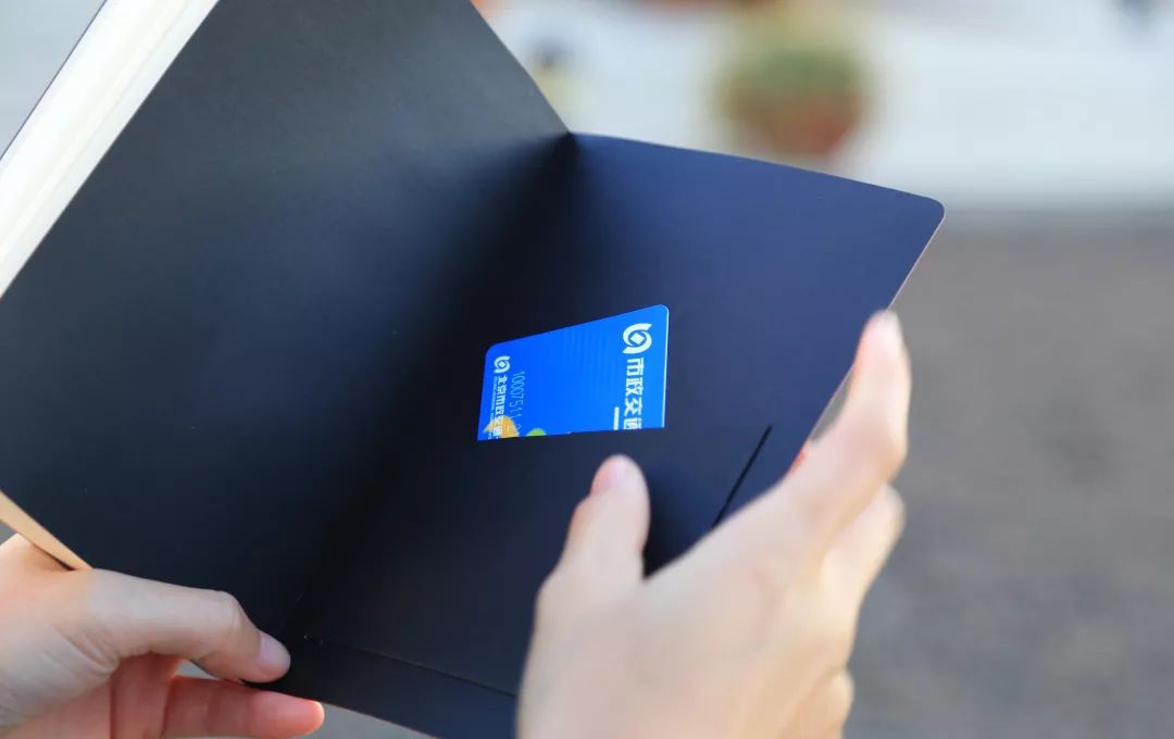 高级“红配绿”！试问谁不想拥有这样一本手帐？｜福利