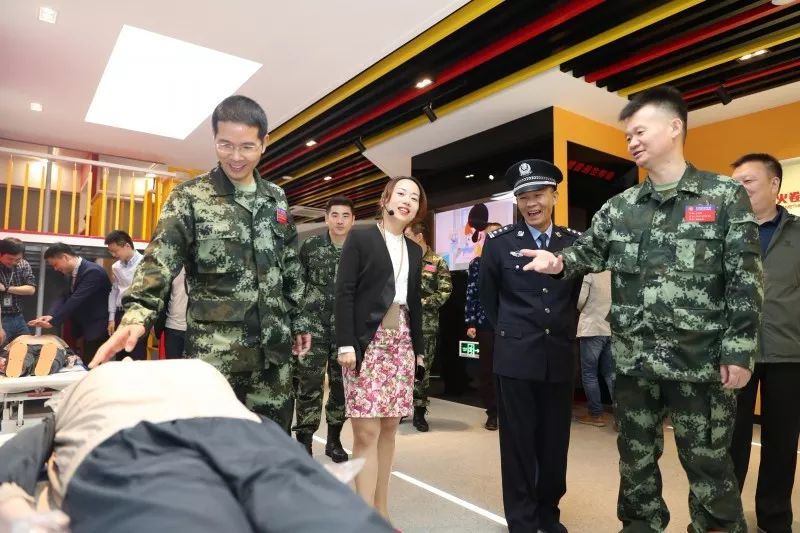 消防体验学习又添新去处！宁海县跃龙街道消防教育体验馆今日授牌