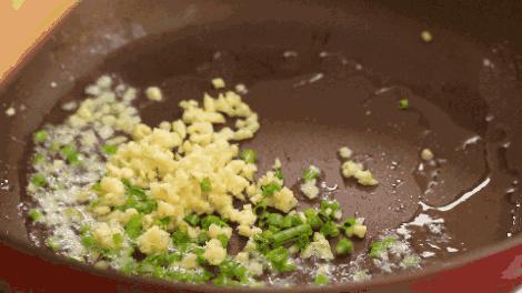 大蒜不能和什么一起吃有毒,大蒜和苹果不能一起吃