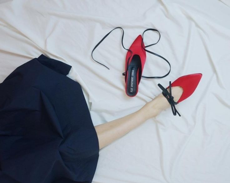 鞋带绕脚脖,鞋带勒脚脖会水肿吗