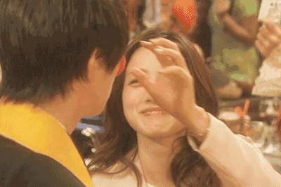 玄彬跨美妆届！“挂彩腮红”好美