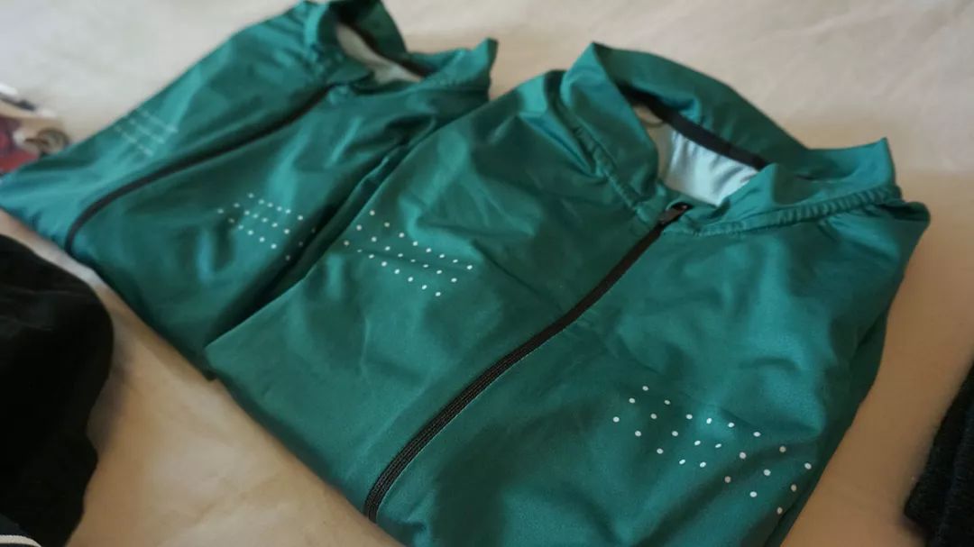 除了不可描述,夫妻出门比赛都带些啥?