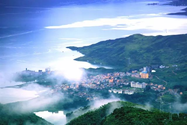 广东人去贵州景区半价,广西人去贵州旅游景区免费吗