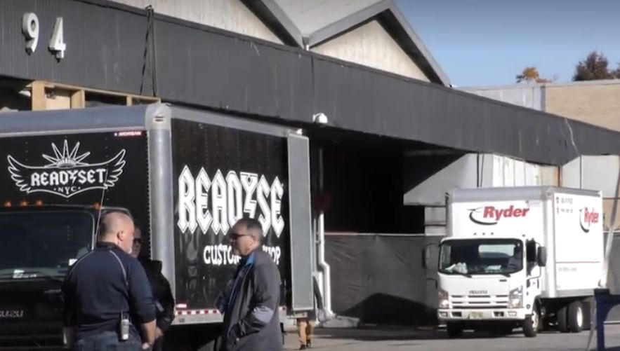 维秘年度“丑”秀落幕，我只记住了各种美好肉体……和东北大花袄！