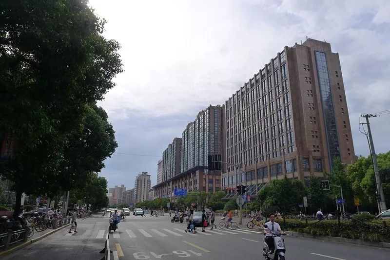 看二十年前老照片感慨,长宁区历史变化