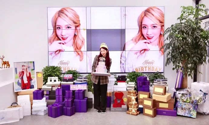 花钱减压｜谁的应援最壕无人性？粉丝的钱都是大风刮来的吗