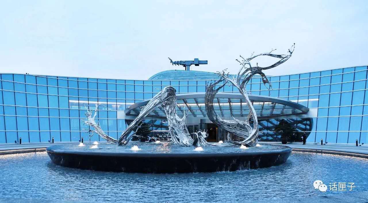 深坑酒店今天开业！历时十多年，上海在百米深坑里建造全球海拔最低酒店，曲折、艰辛远远超出你想象……