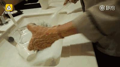 住酒店随身携带的水杯,酒店不敢用水杯