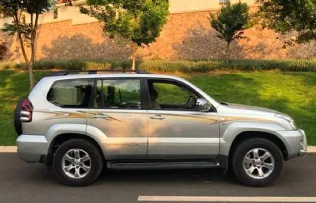 开04年丰田霸道,偶遇丰田霸道