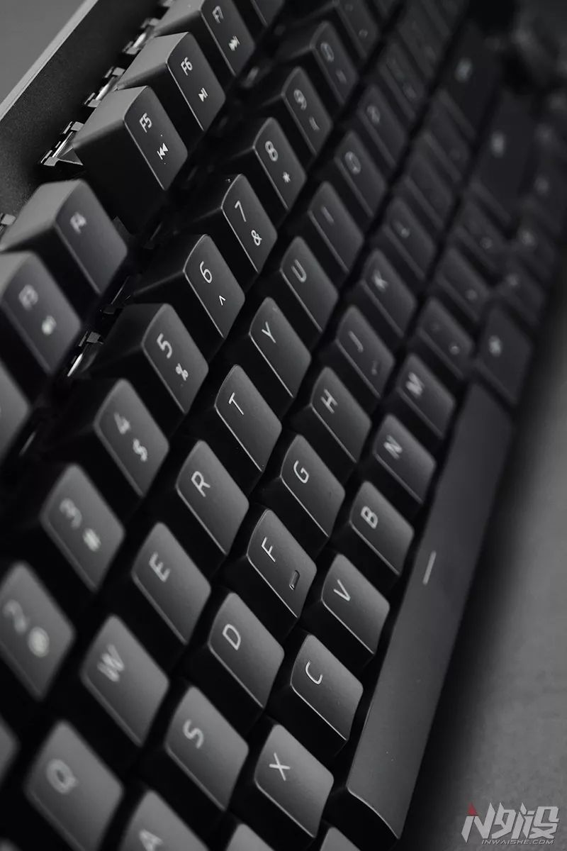 雷蛇黑寡妇蜘蛛x竞技版键盘鼠标,雷蛇黑寡妇v3键盘怎么下载驱动