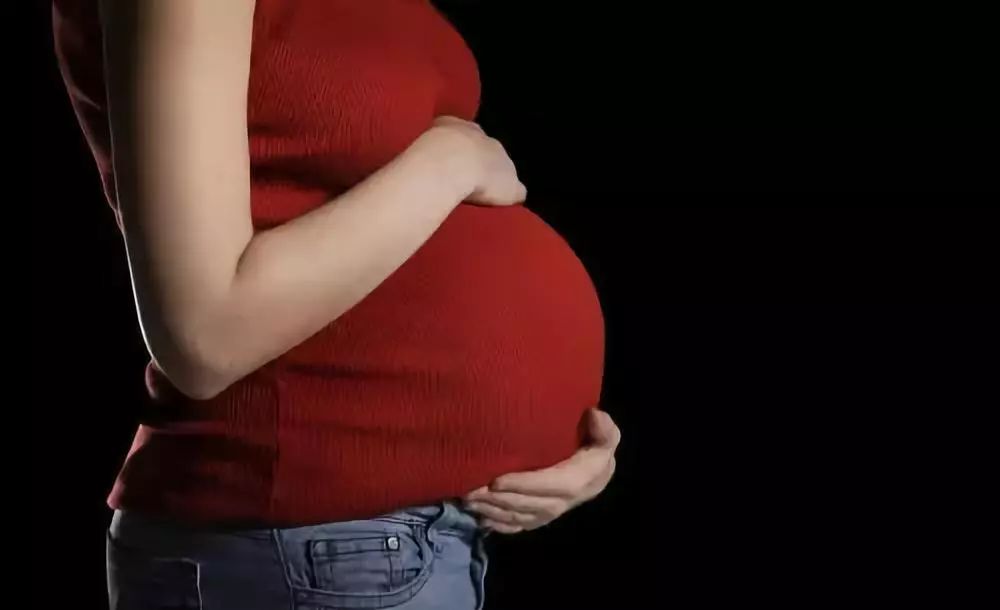 女职工刚怀孕就遭单位解聘,银行女职员怀孕需要预约吗