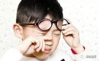 网红近视眼药水,网红眼药水降视力是真的吗