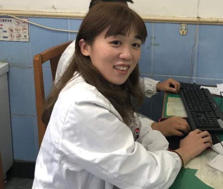 岳阳医院乐瓅琳丨宝宝高烧反复不退！家长就要警惕了！