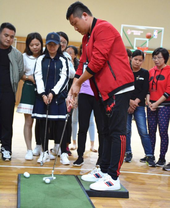 观澜湖华侨中学校园,海口市华侨中学观澜湖学校国标舞