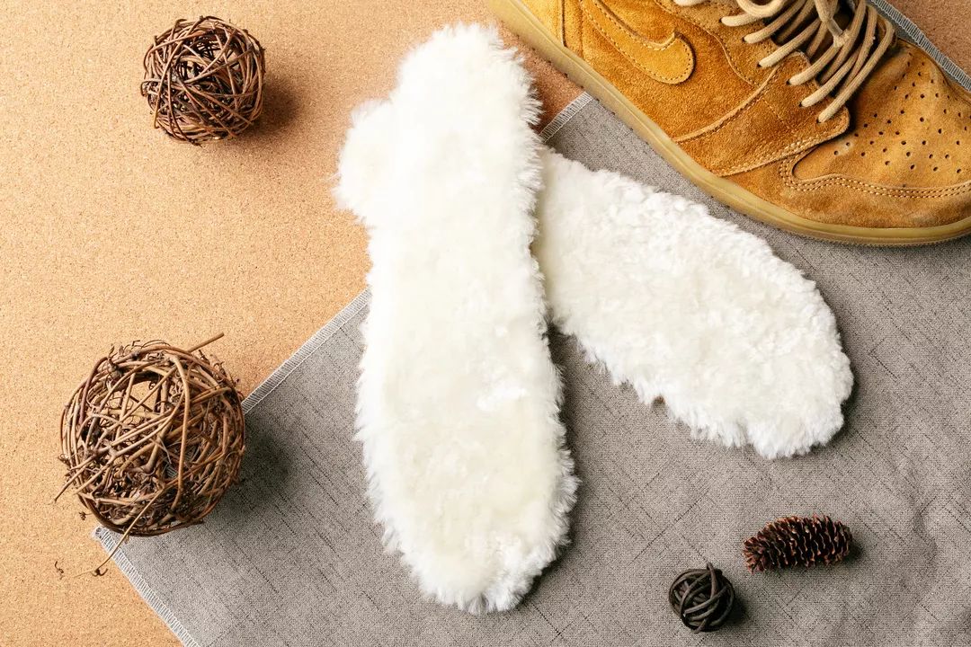 罗马人发明了左右脚的鞋,欧洲人古代用什么做鞋底