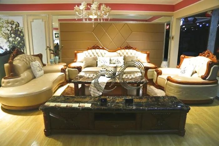 瞒不住了！神木双虎家私最低5折起售，样品狂甩，神木婆姨女子抢疯了