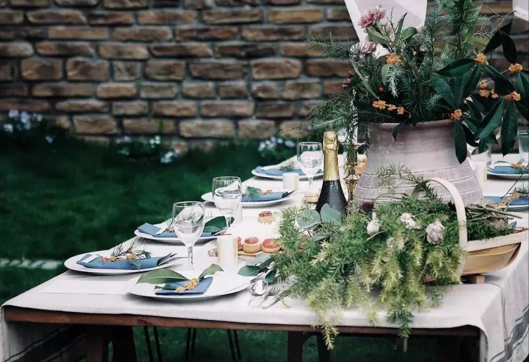 她不上班也不靠脸吃饭，住2层小楼，过上了别人做梦都要的日子！