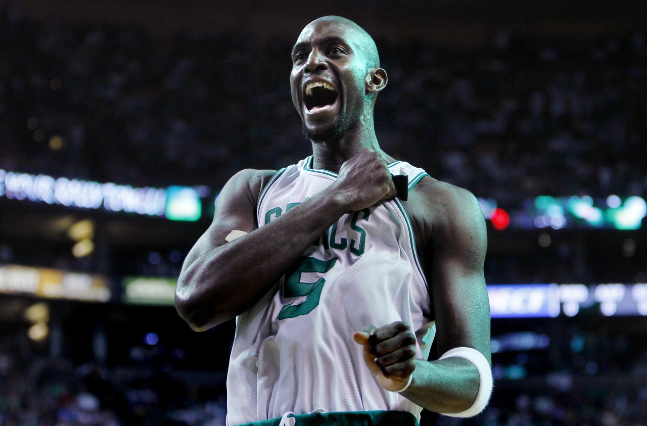 凯尔特人退役加内特,凯尔特人退役加内特球衣与雷阿伦