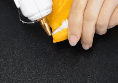 拉链插销处布烂了用吸管修的方法,拉链坏了一根吸管就能搞定