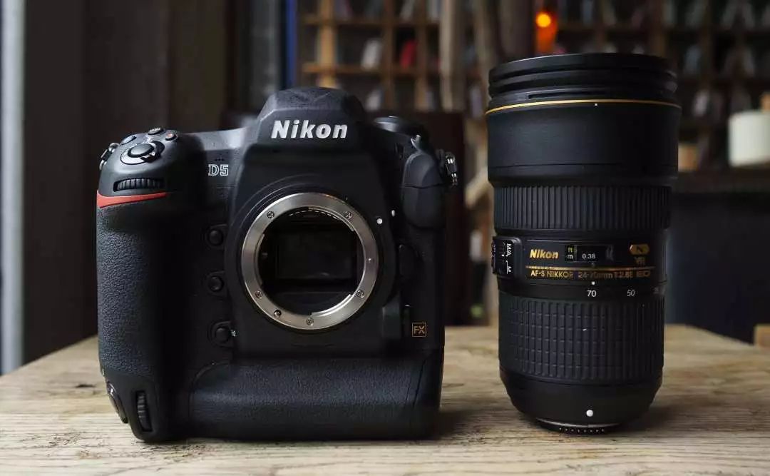 什么品牌相机最好尼康佳能,目前买尼康相机什么型号最好