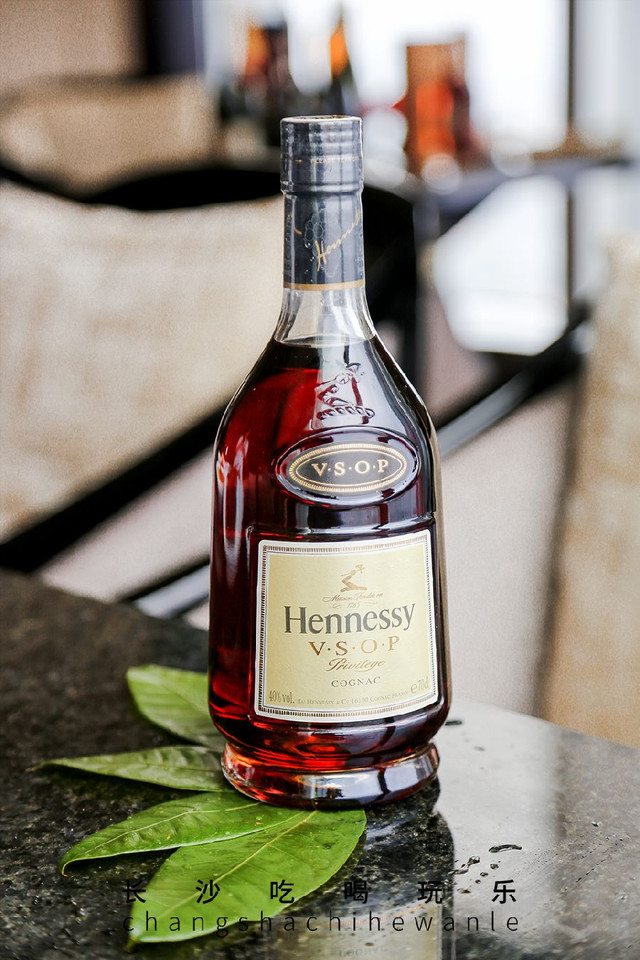 长沙独一无二的看球胜地来了!2000㎡超大面积、5星级料理,足球派对放肆嗨!