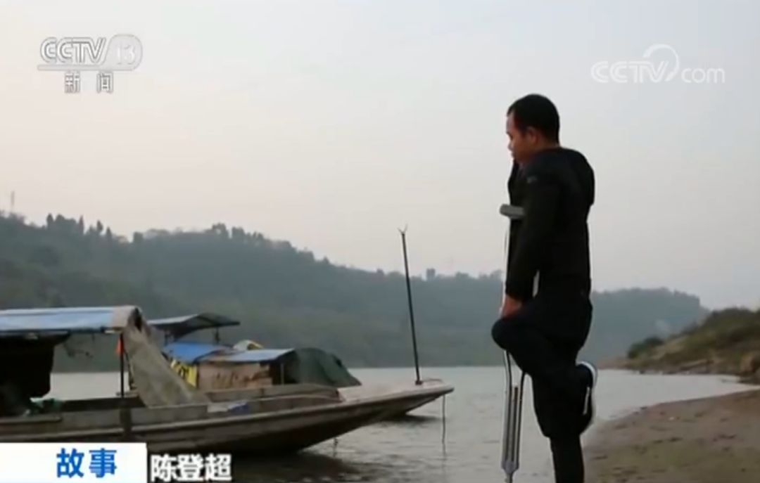 外卖小哥逆行失声痛哭,外卖小哥送外卖泪目