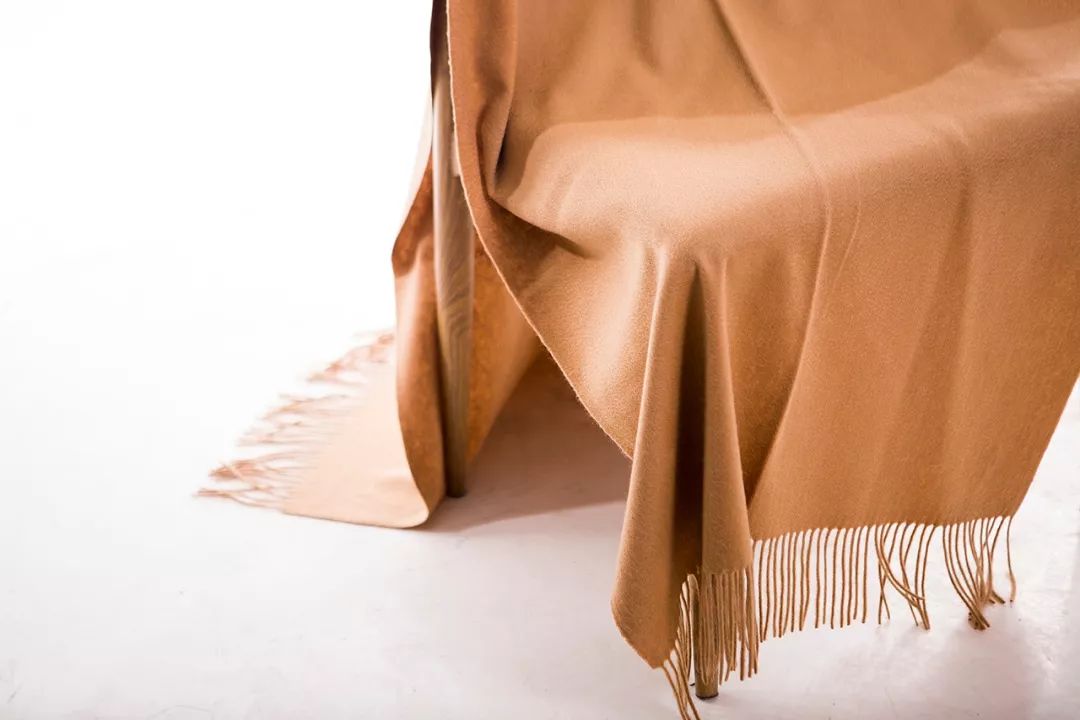 阿尔巴斯山羊绒围巾,阿尔卑斯山羊绒围巾