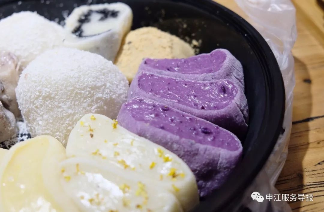 小申亲测｜小申亲测｜雨天也排长队！魔都这家古早味糕点店突然蹿红，口味么……