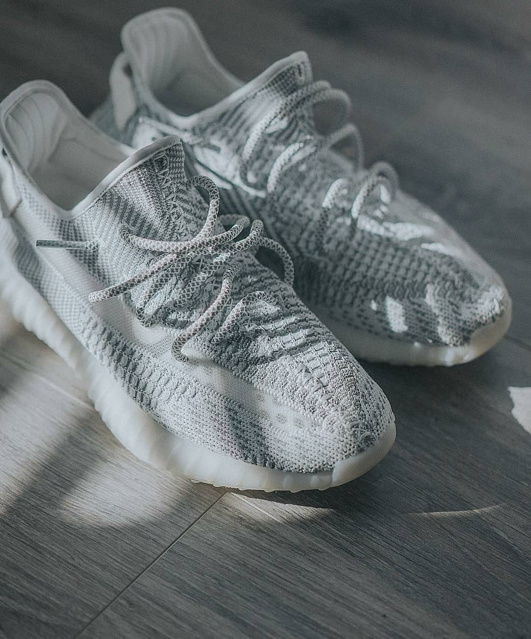 yeezy白斑马近期补货,白斑马2020补货会降价吗