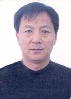 下周金价看多还是看空好,金牌分析师的金价