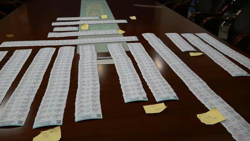 春运首日铁路安检查获,警方长途车站抓获25名黄牛