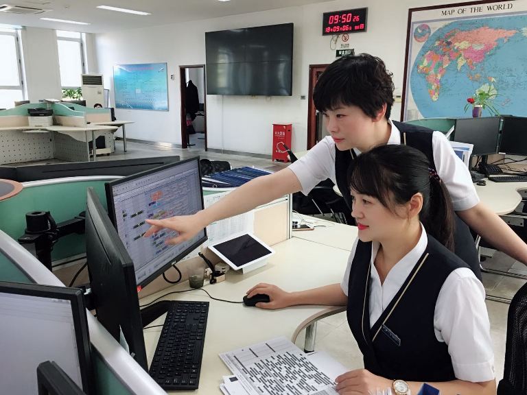 南航*疆新**:沙漠玫瑰”绽放最美的“排列组合”