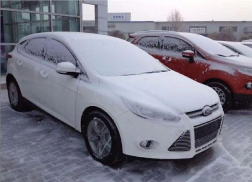 雪季行车注意事项,大雪天气行车安全注意事项