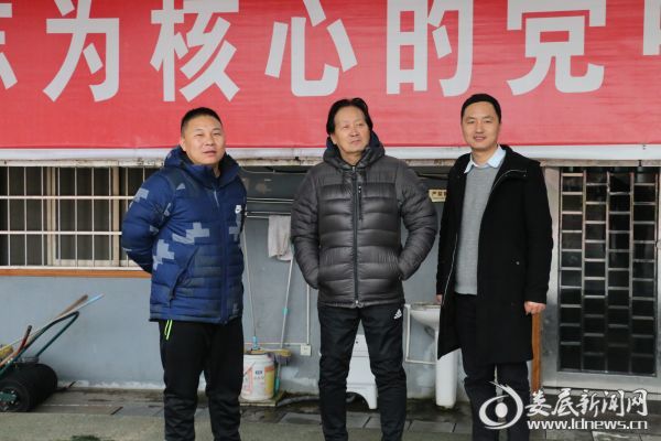 “足球教父”朱广沪来娄底考察校园足球