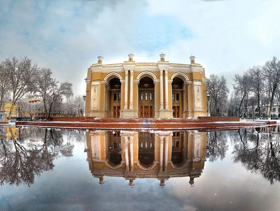 2400的国际往返机票,20美金的电子签证,探秘丝路古国,说走就走