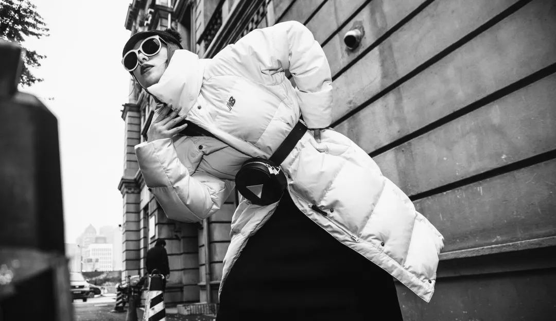 看完这篇别再说羽绒服不时髦,造型示范