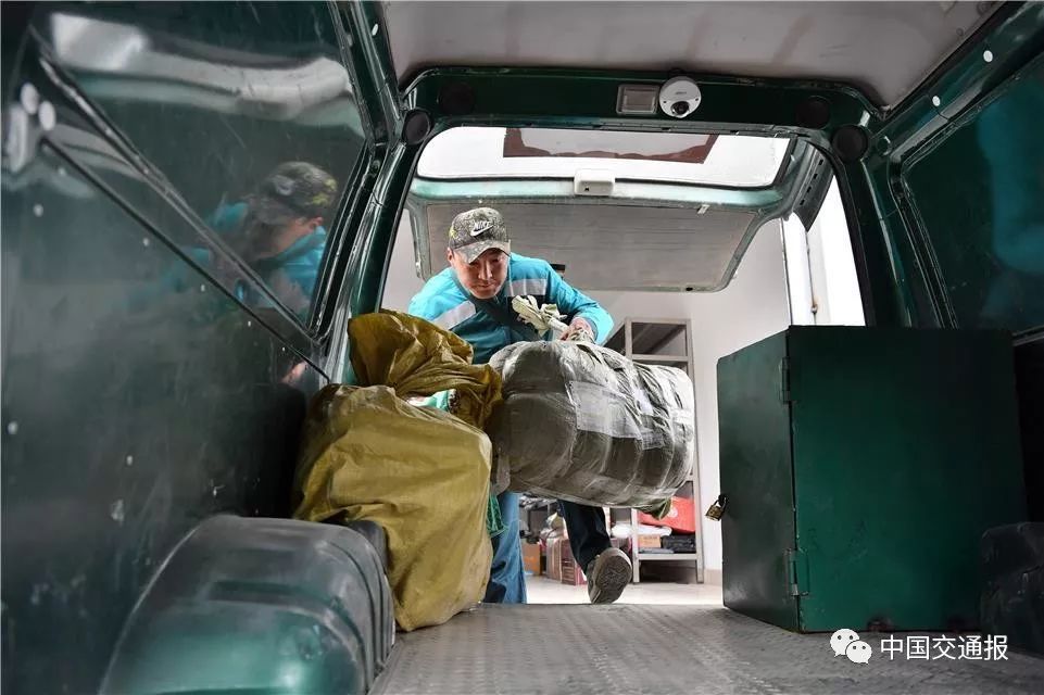 他们在生命禁区不断挑战极限，他们是世界屋脊上最美的雪域鸿雁